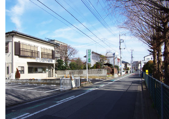 中央小学校北門前にあり小児患者にも徹底対応